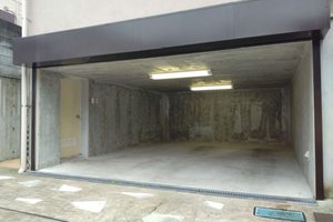 ガレージ写真　シャッターオープン