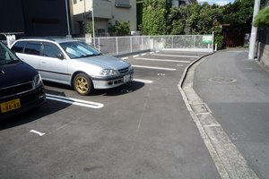 鳴利駐車場第１