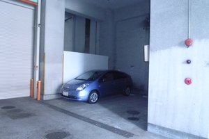 京浜容器株式会社駐車場